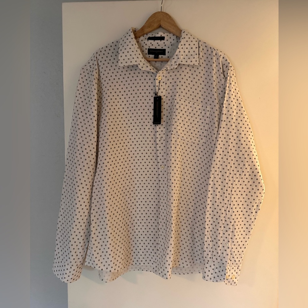 Banana Republic White and Black lightweight Patterned Men’s Shirt